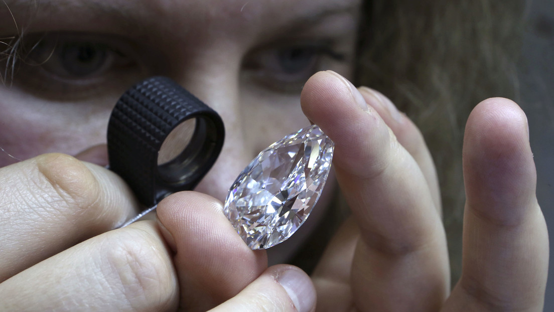 Descubren un mineral nunca antes visto en el interior de un diamante extraído de las profundidades de la Tierra