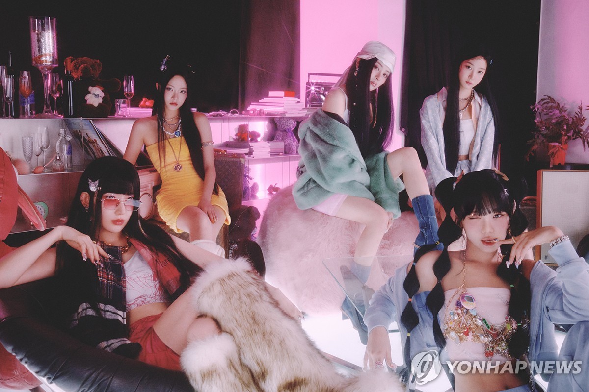 La imagen, sin fechar, proporcionada por JYP Entertainment, muestra a la banda de K-pop TWICE. (Prohibida su reventa y archivo)