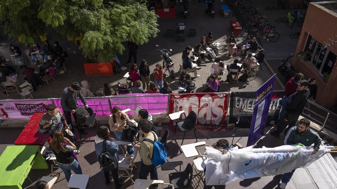 Argentina se planta en defensa de las universidades públicas ante la 'motosierra' de Milei