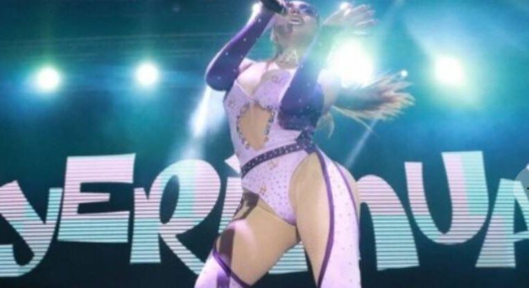 Sus seguidores se mostraron preocupados pero disfrutaron de la presentación de Yeri Mua que con este show regresó a Veracruz.