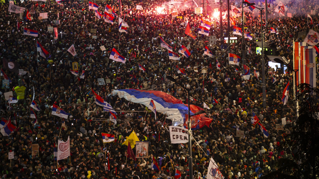 Vucic compara las protestas antigubernamentales con el Maidán en Ucrania
