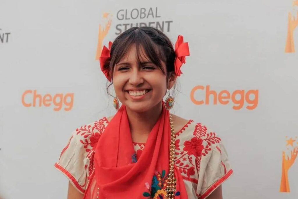 La joven veracruzana Ángela Elena Olazarán Laureano fue galardonada con el Global Student Prize 2024.