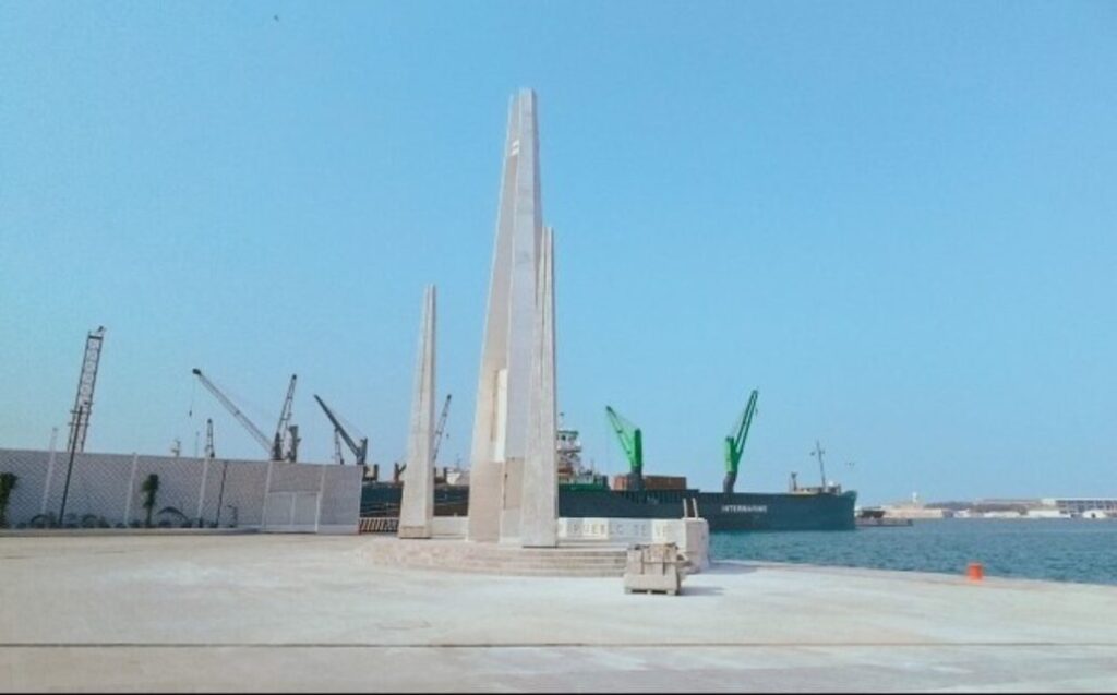 Director de Asiponaver se comprometió a informar sobre la fecha en la cual finalmente se inaugurará la plaza del Heroísmo Veracruzano