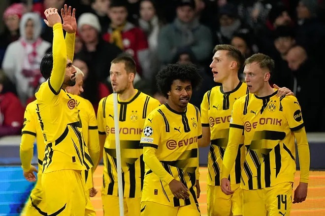 Borussia Dortmund elimina a Lille tras remontada en el segundo tiempo