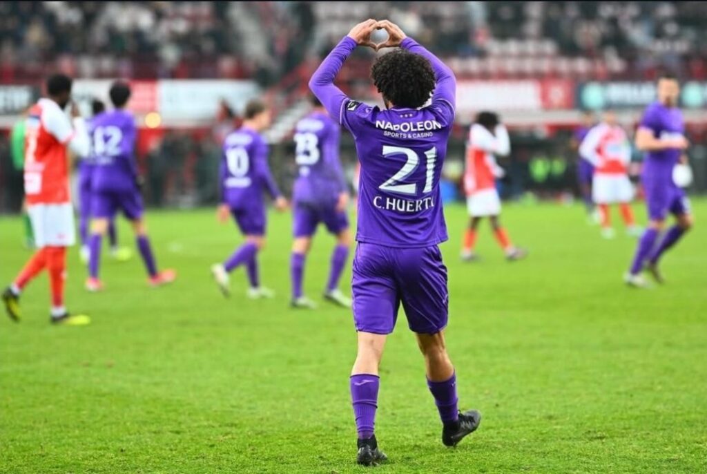 César Huerta vuelve a anotar en la goleada de Anderlecht sobre Cercle Brugge