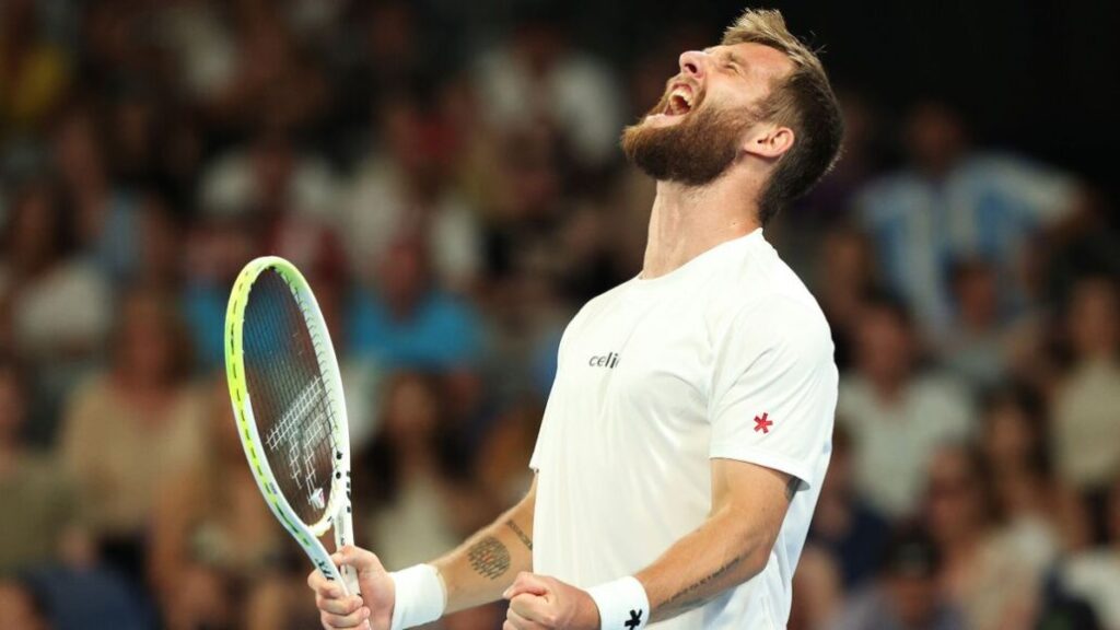 Corentin Moutet hace insólito berrinche en el Miami Open y se encara con aficionados