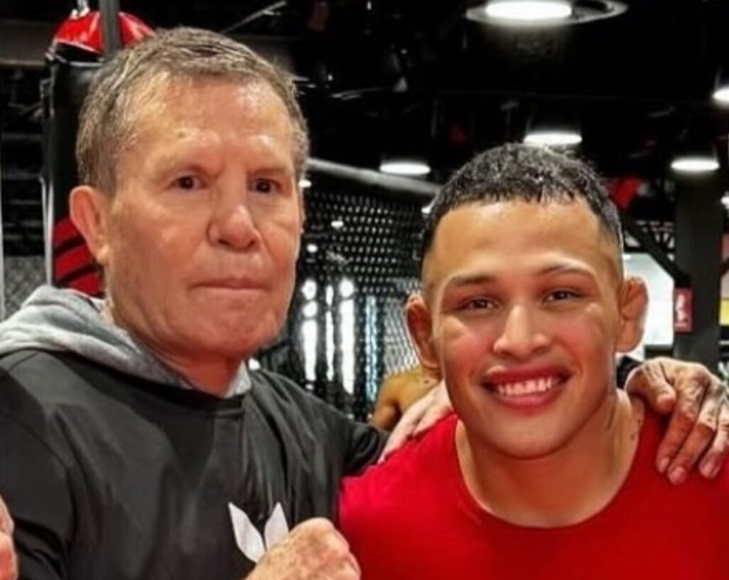 VIDEO: Julio César Chávez consola a Lazy Boy tras su inesperada derrota en la UFC México