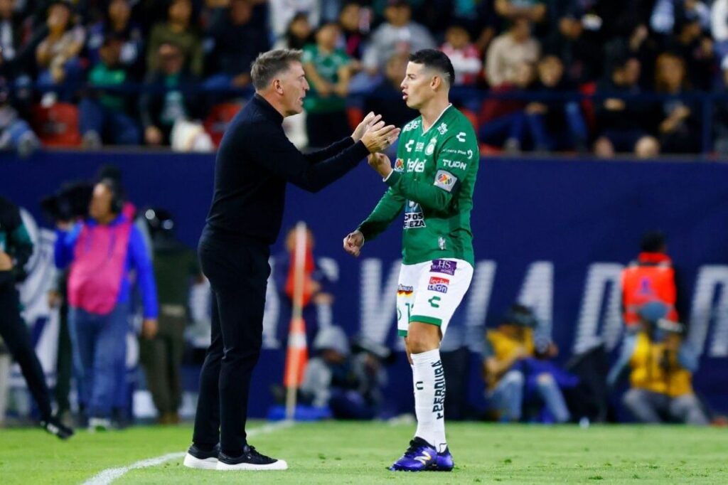 Entrenador de León aclara si James Rodríguez piensa dejar al equipo