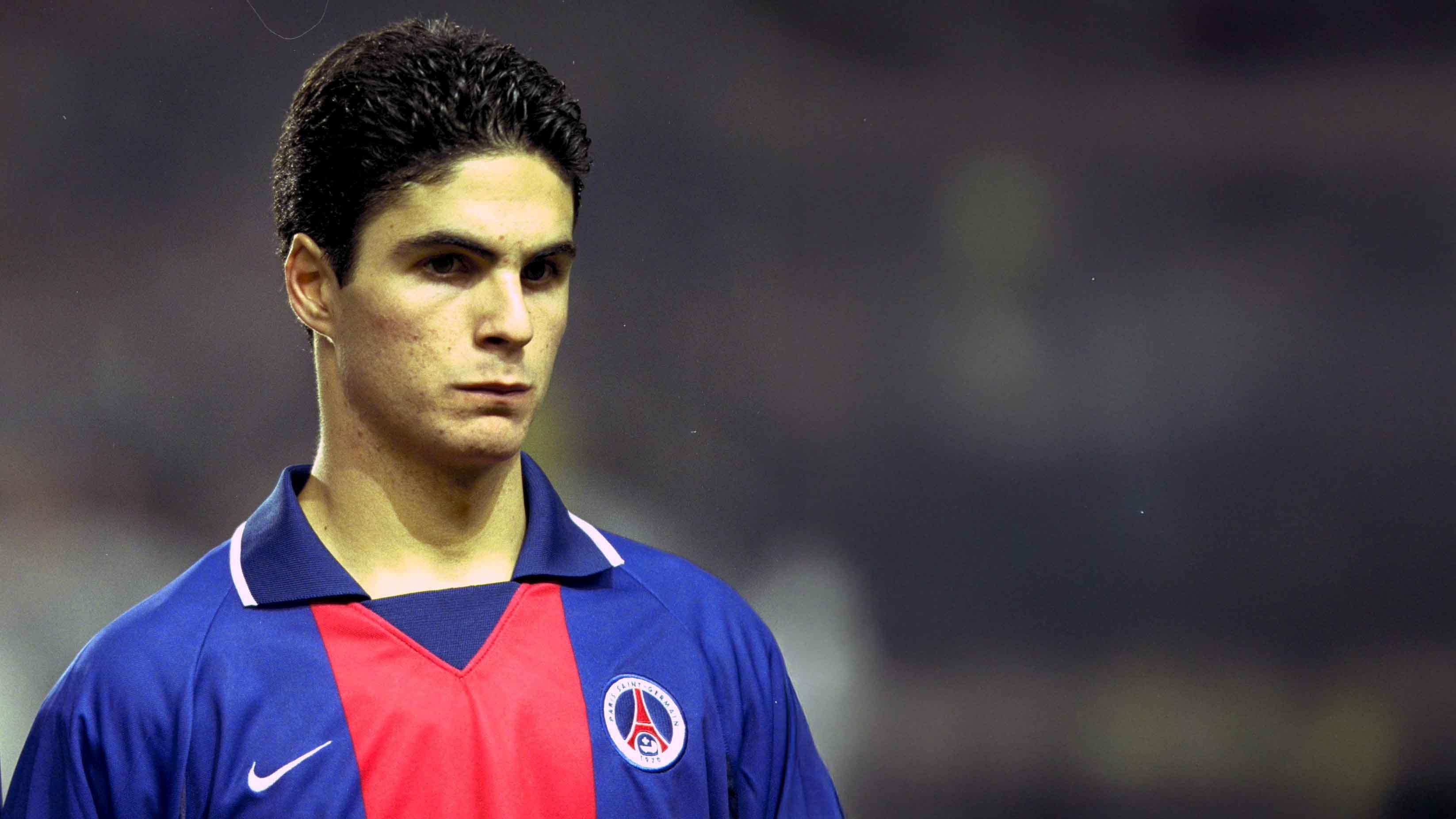 Mikel Arteta, mediocampista: Arsenal (2011–2016) 110 partidos y 14 goles | PSG (2001–2002) 31 partidos y 2 goles.