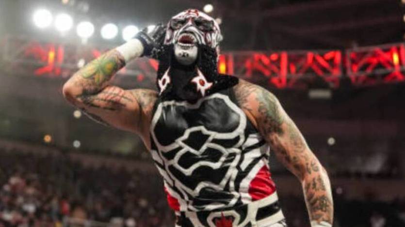 Penta Zero sufre dolorosa derrota en la gira de la WWE por Europa