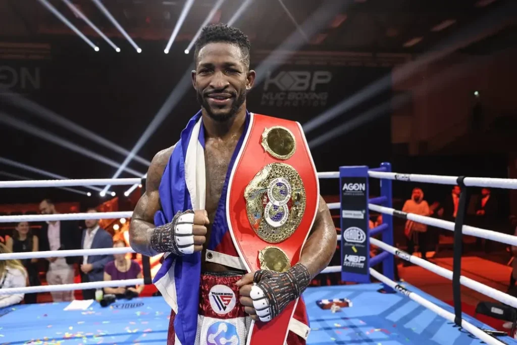 William Scull manda mensaje al Canelo Álvarez en víspera de su pelea