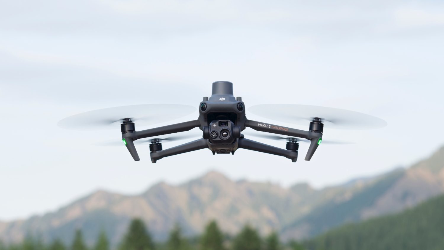 Volar un dron en ciudad