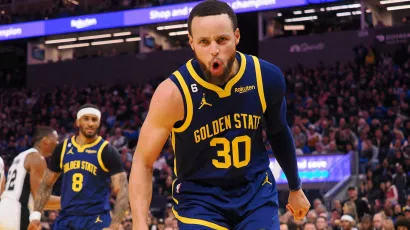 No se va. El 'romance' de Steph Curry y los Warriors continuará