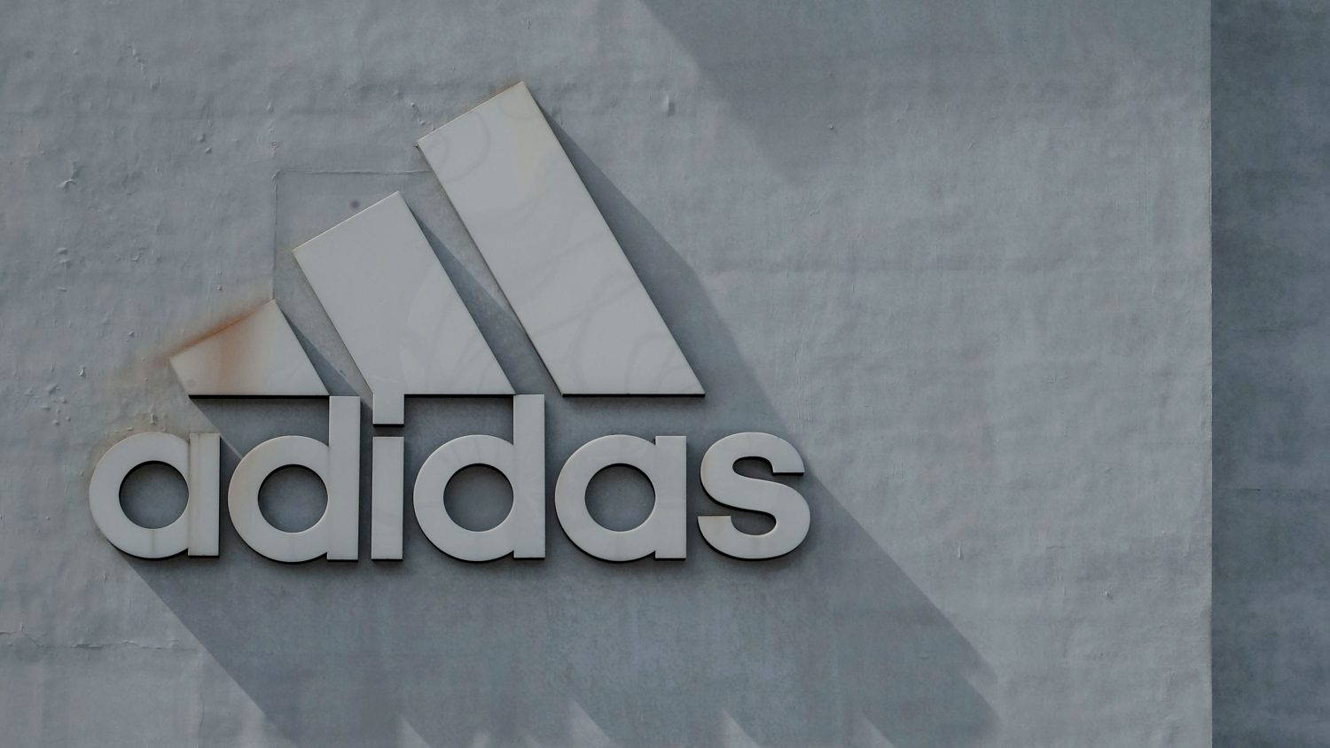 Adidas España sufre un hackeo y robo de datos: ¿Qué debo hacer?