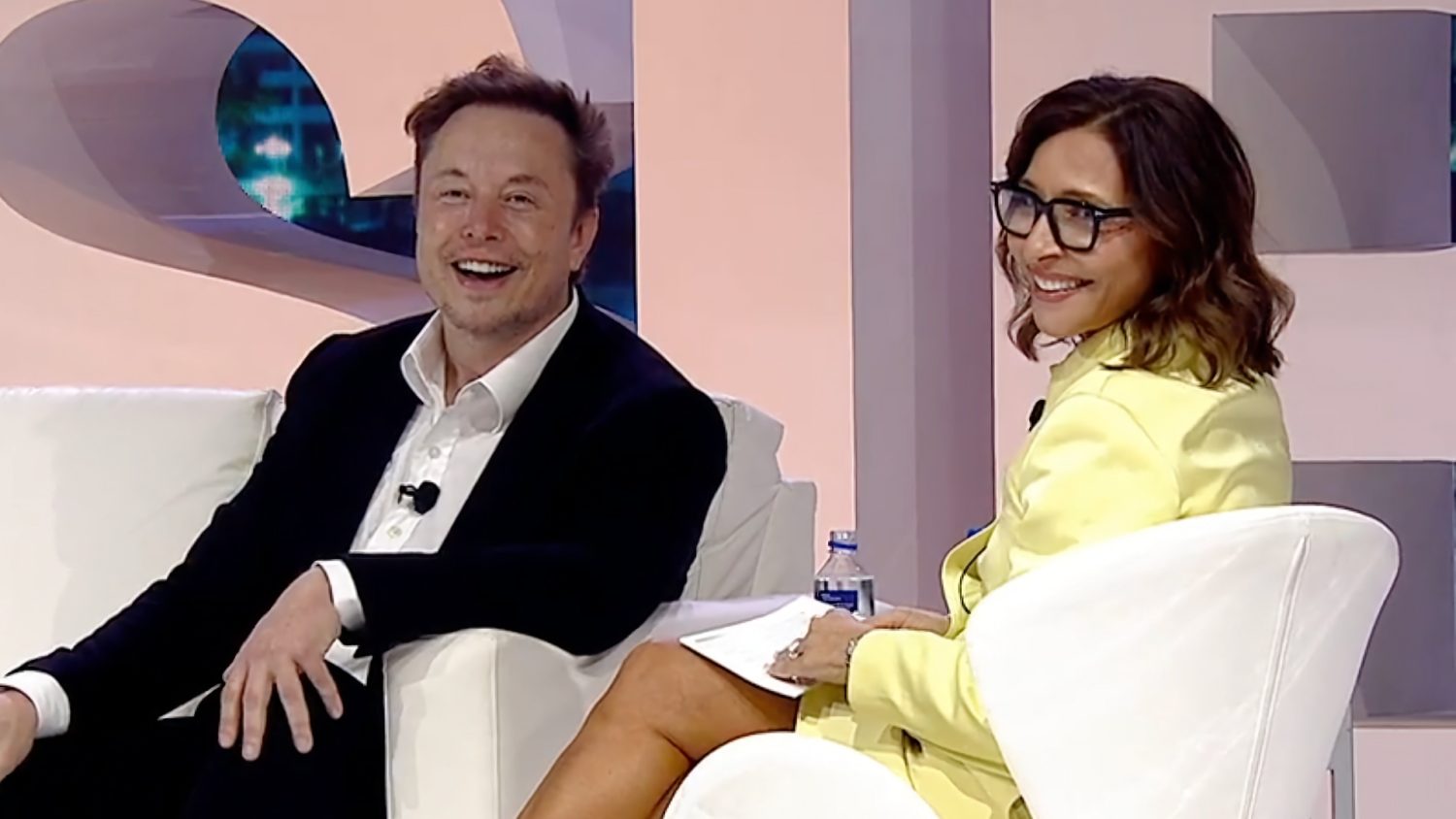 Linda Yaccarino, la nueva CEO de X, anunció la llegada de las videollamadas a Twitter.