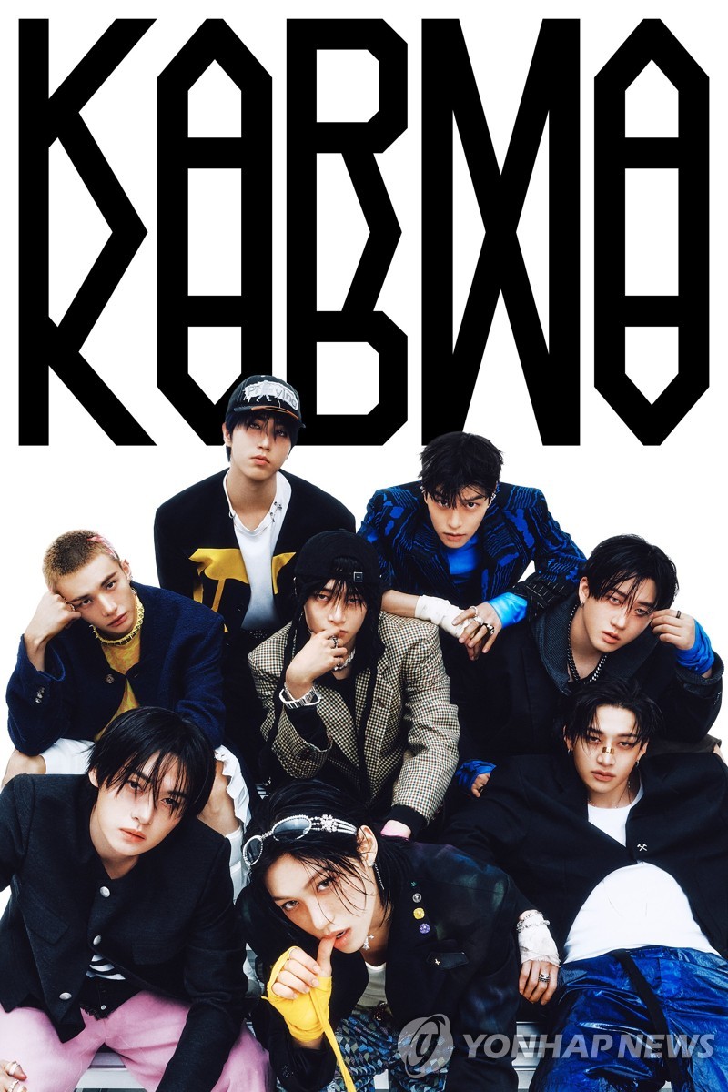 En esta foto, sin fechar, proporcionada por JYP Entertainment, se muestra al grupo masculino de K-pop Stray Kids, promocionando su último álbum de estudio, "Karma". (Prohibida su reventa y archivo) 