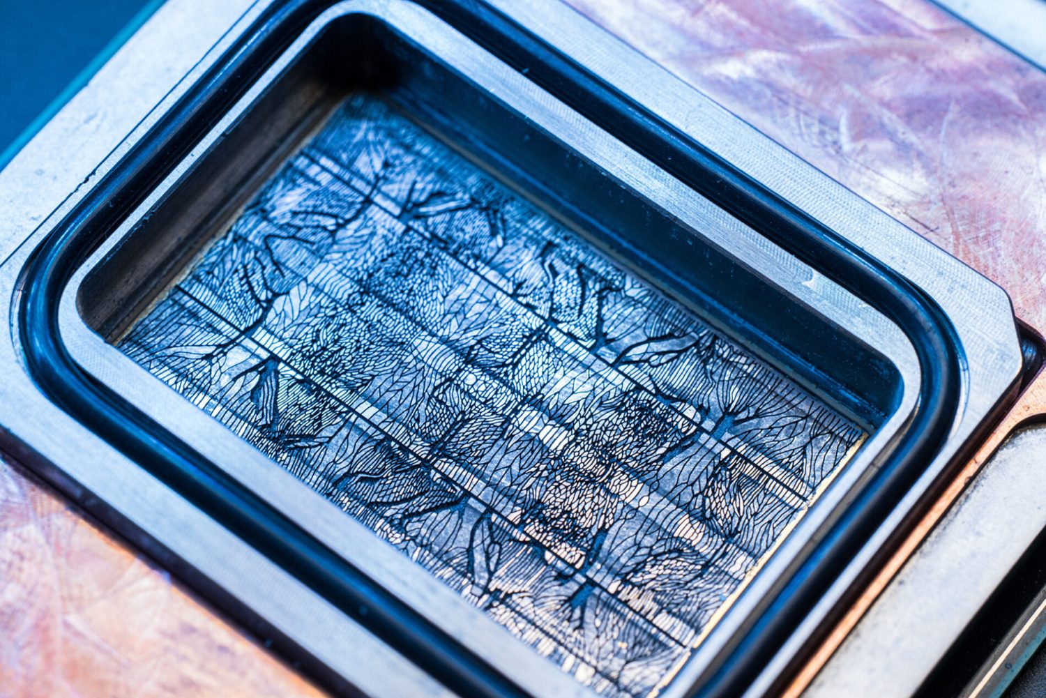 Chip de Microsoft que utiliza microfluidos para enfriarse