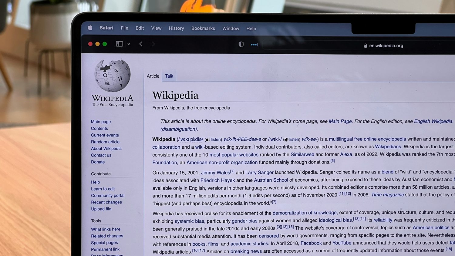 La IA impacta negativamente en las visitas humanas de Wikipedia | tráfico de Wikipedia