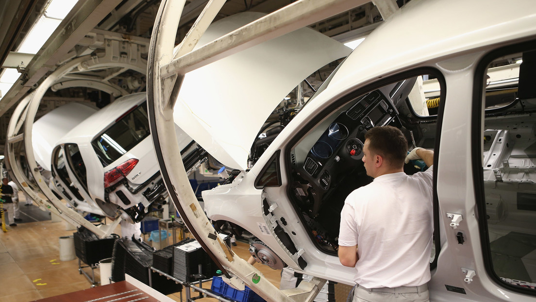 Falta de chips frena producción de icónico coche: ¿por qué Volkswagen está al borde de una crisis?