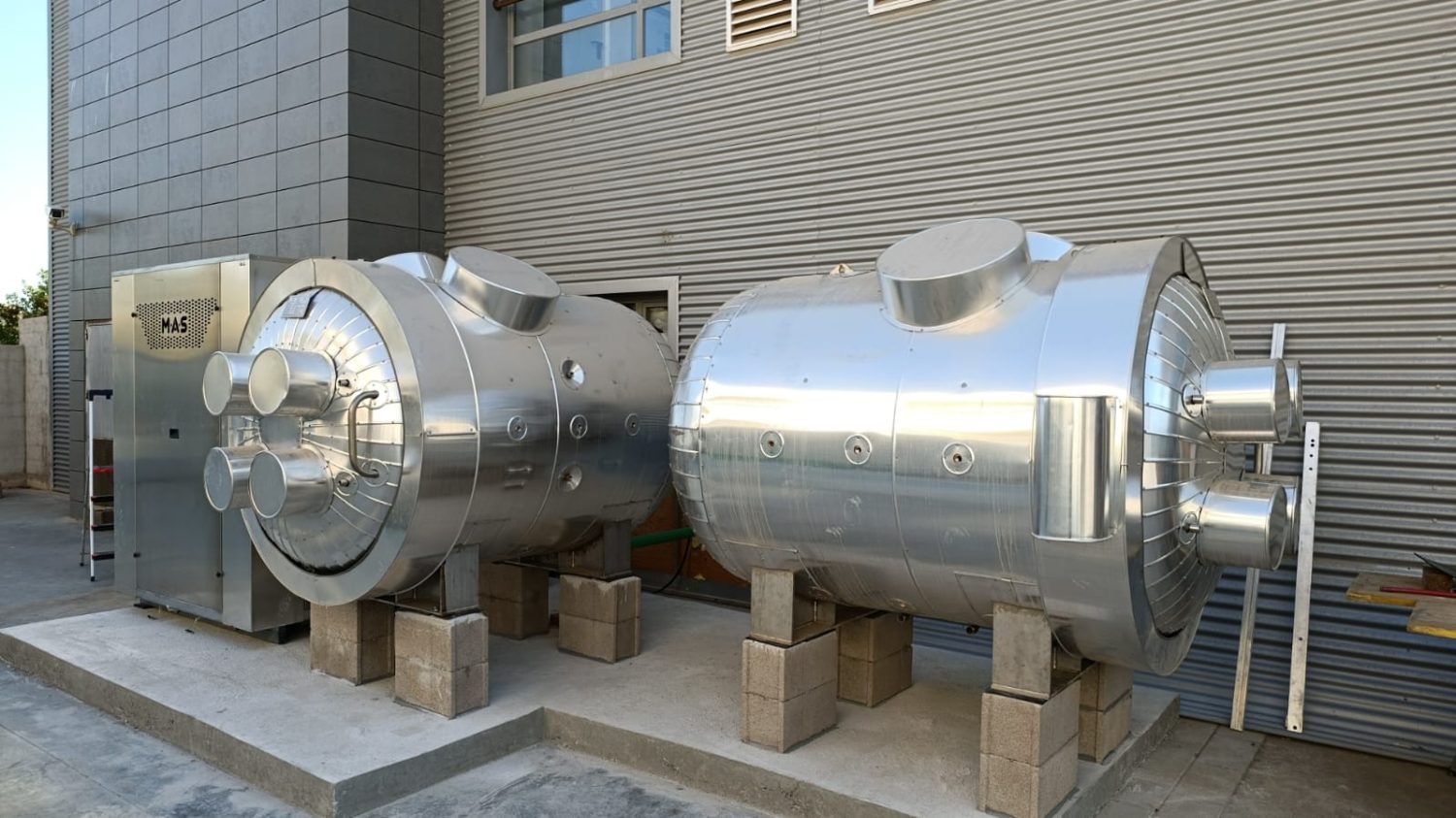 Tanques y compresor en Ciesol