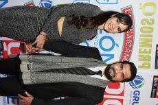 Emilia Bragado y Arturo Carmona en la alfombra roja de los premios de la revista Q en el teatro Centenario Coyoacán,CDMX
