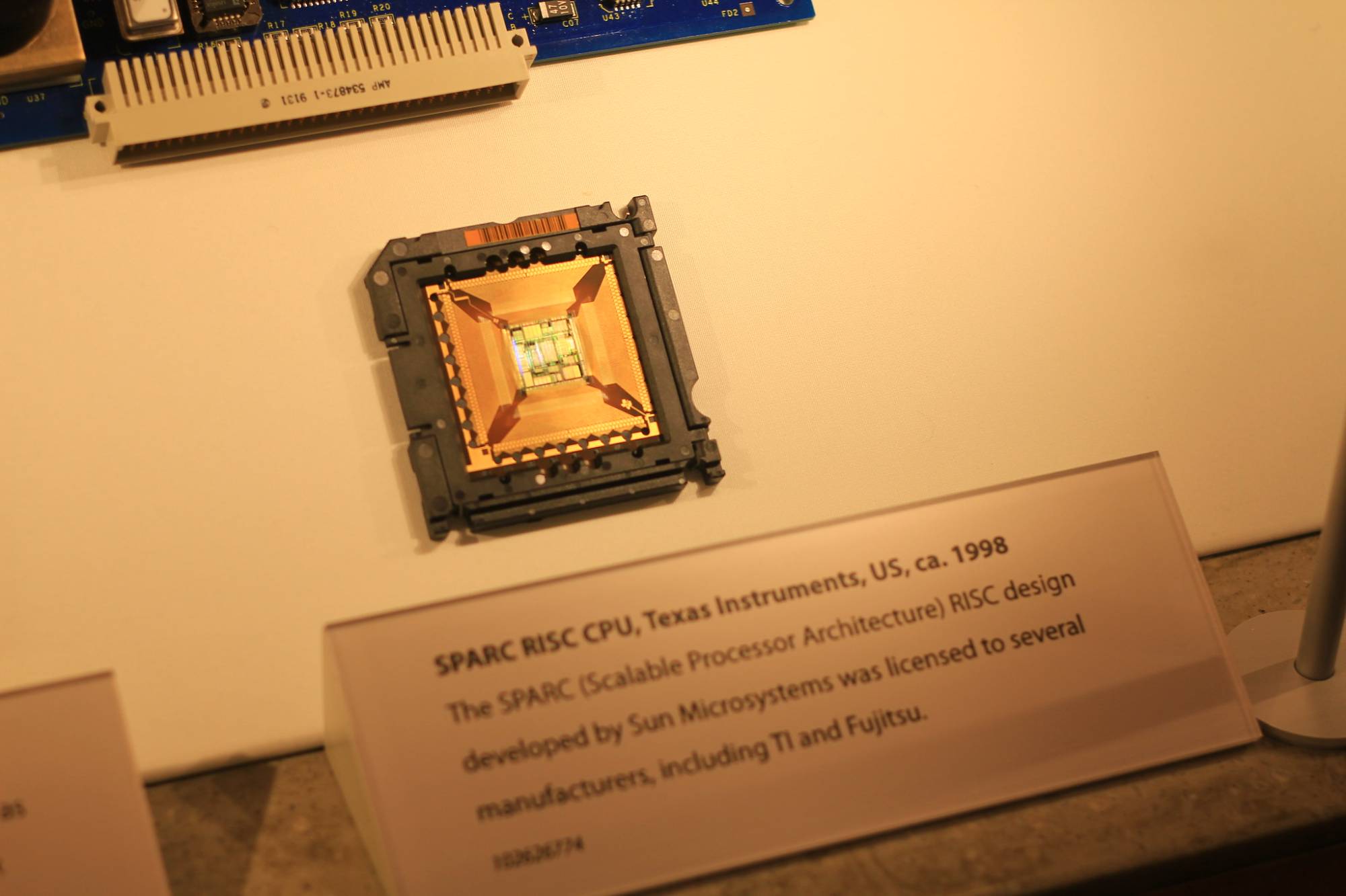 ARM está basado en la arquitectura RISC