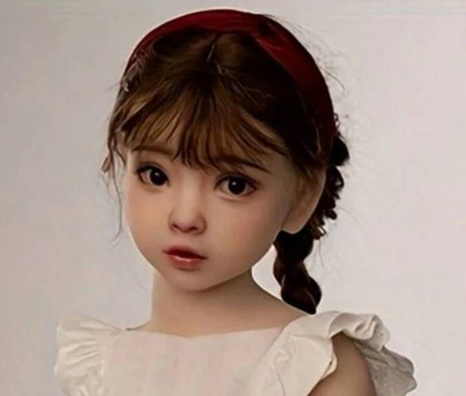 Muñeca con aspecto infantil en Shein