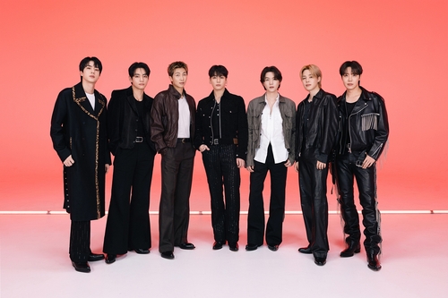 La foto, proporcionada por BigHit Music, muestra al grupo masculino de K-pop BTS, el 20 de marzo de 2026, el día del lanzamiento de su quinto álbum de estudio, "Arirang". (Prohibida su reventa y archivo)