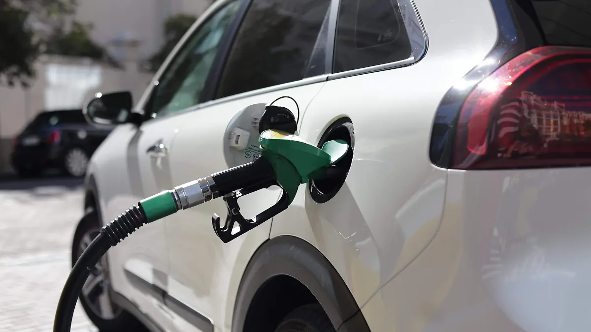 Aumento de precio de crudo por bloqueo en estrecho de ormuz 