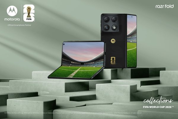 razr fold fifa collection